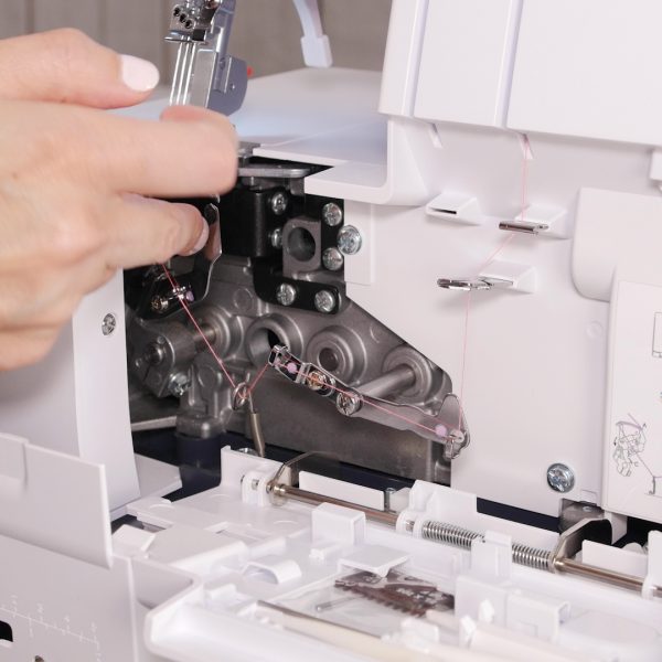 Coverstitch_Techniques_looper_threading