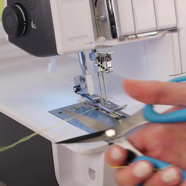 Coverstitch_Techniques_coverstitch_techiques_trimming_looper_thread