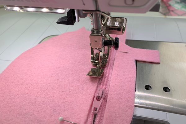 Busy_Book_Month_#2_Sew_on_Zipper
