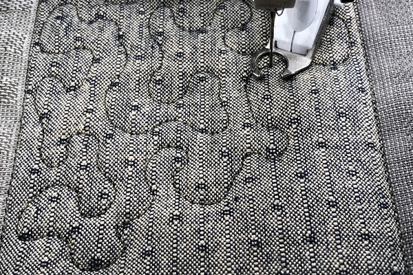Free-Motion_Quilted_Placemats_Stippling