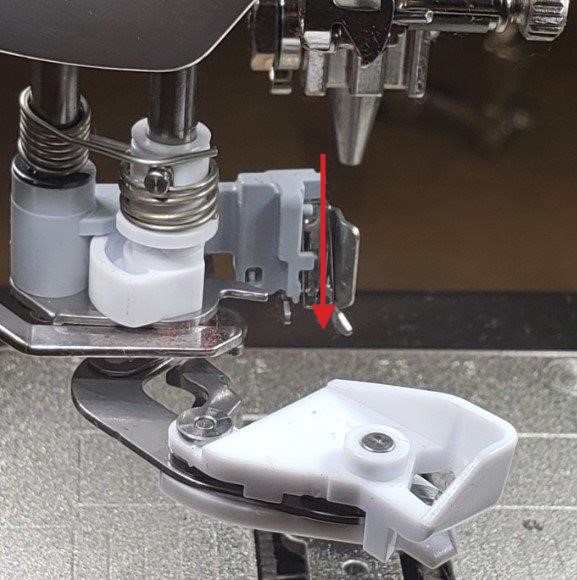Cleaning the needle threader