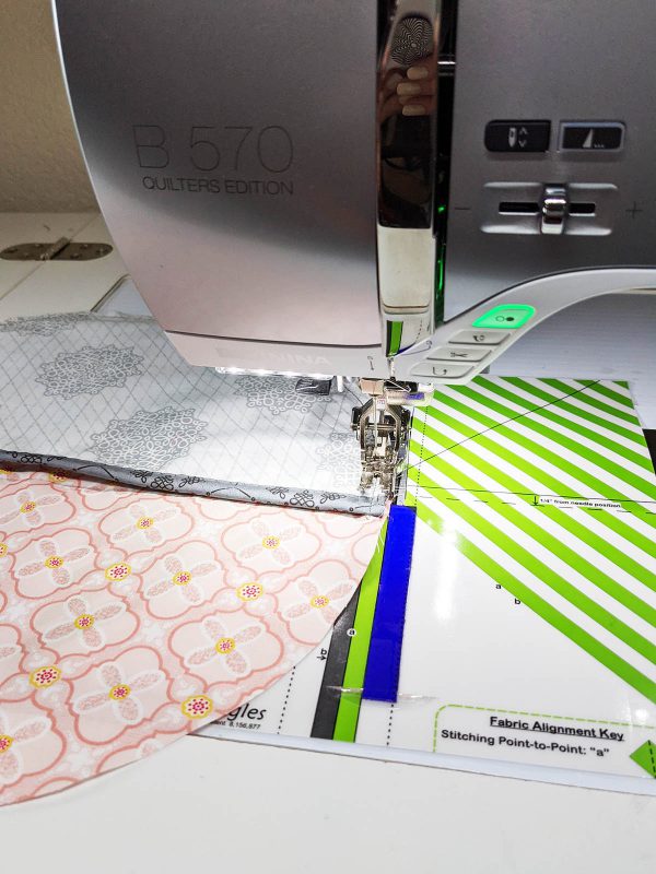 Wall Organizer Tutorial BERNINA 1200 x 1600_Sewing the large organizer together