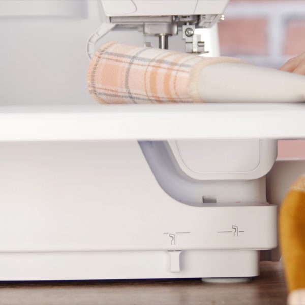 MTC_Flatlock_Blanket_12D_Knife_Off_BERNINA_WeAllSew_Blog_1080x1080px