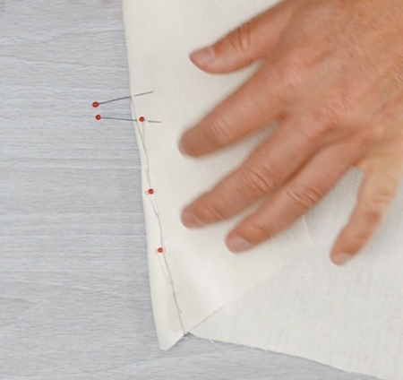 MTC_Sewing_A_Dart_05_Flattern_Dart_for_Pressing_BERNINA_WeAllSew_Blog_450x424px