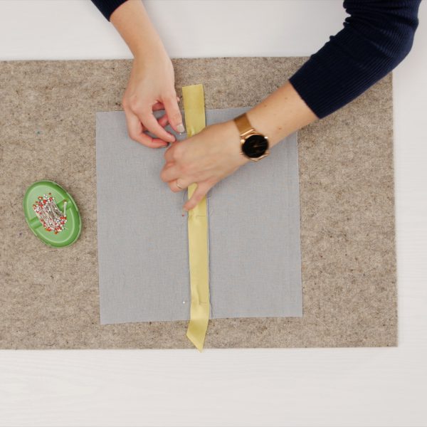 MTC_Bound_Seams_06_add_bias_binding_BERNINA_WeAllSew_Blog_1080x1080px
