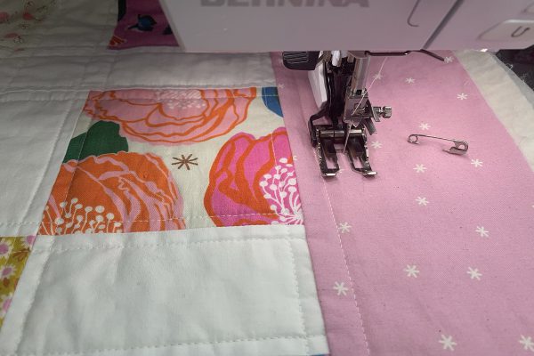 Stay Gold_QAL_#5_Post_25_Wavy_Border_BERNINA_WeAllSew_Blog_1200x800px