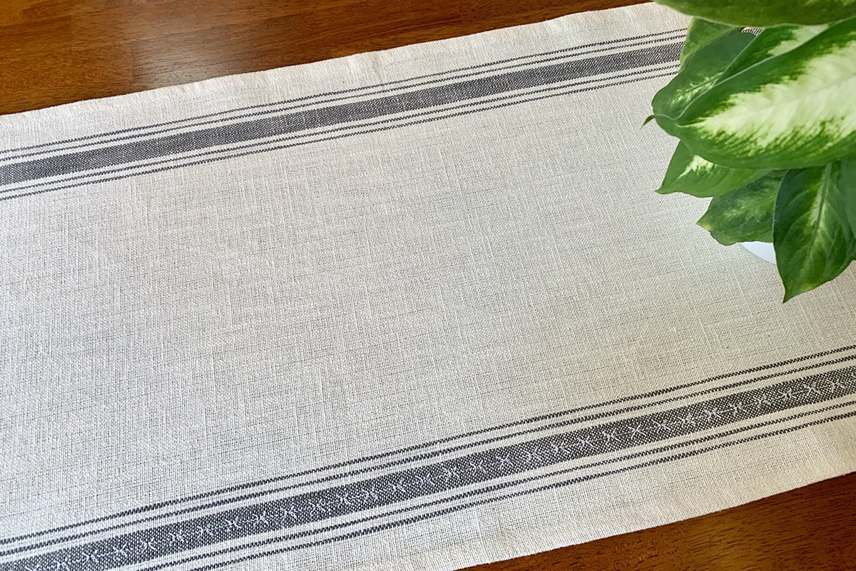 Embellished_Table_Runner_08_Decorative_Stitches_BERNINA_WeAllSew_Blog_1200x800px
