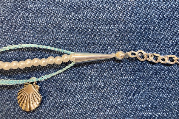 Overlocker_Jewelry_017_Set_and_crimped_BERNINA_WeAllSew_Blog_1200x800px
