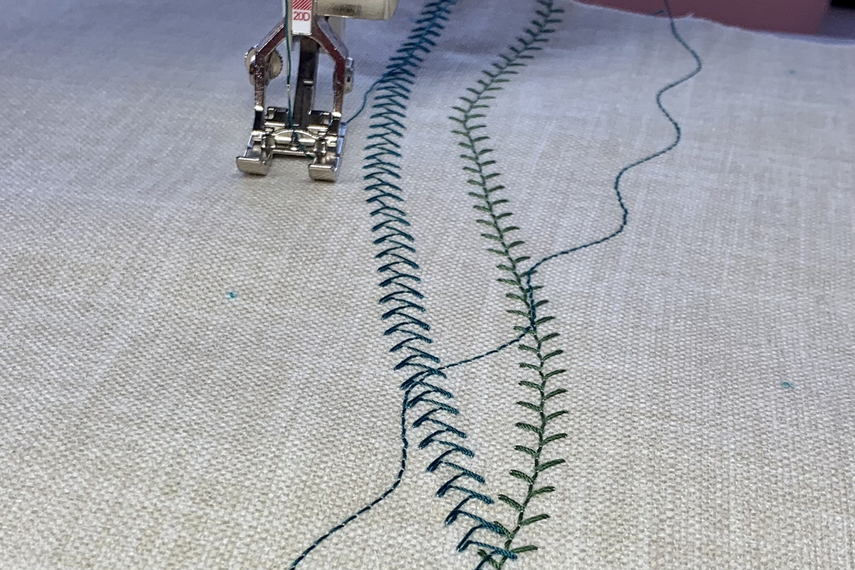 Decorative_Stitch_Placemat_14_Stitch_BERNINA_WeAllSew_1200x800px