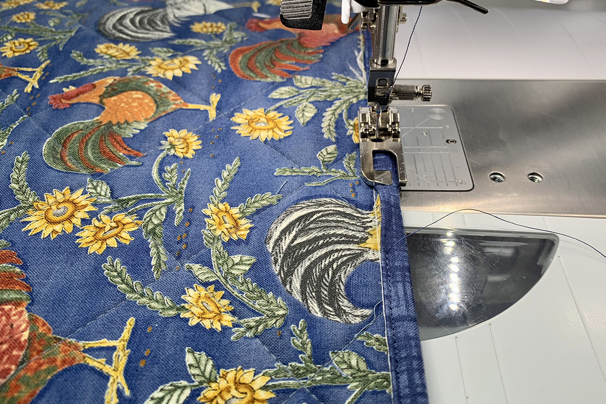Lap_Seam_Bindfing_23_Backstitch_BERNINA_WeAllSew_Blog_1200x800px