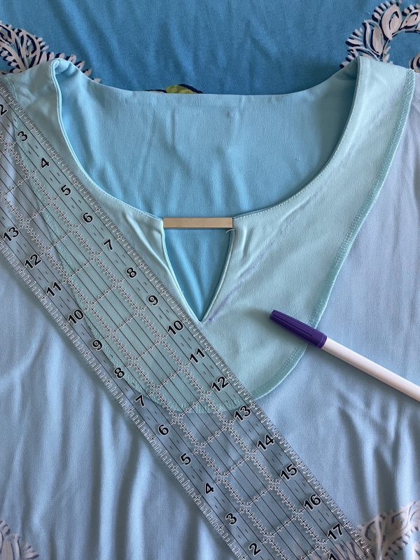 Adult Copycat Bib Tutorial: Cutting the Bib Preparation