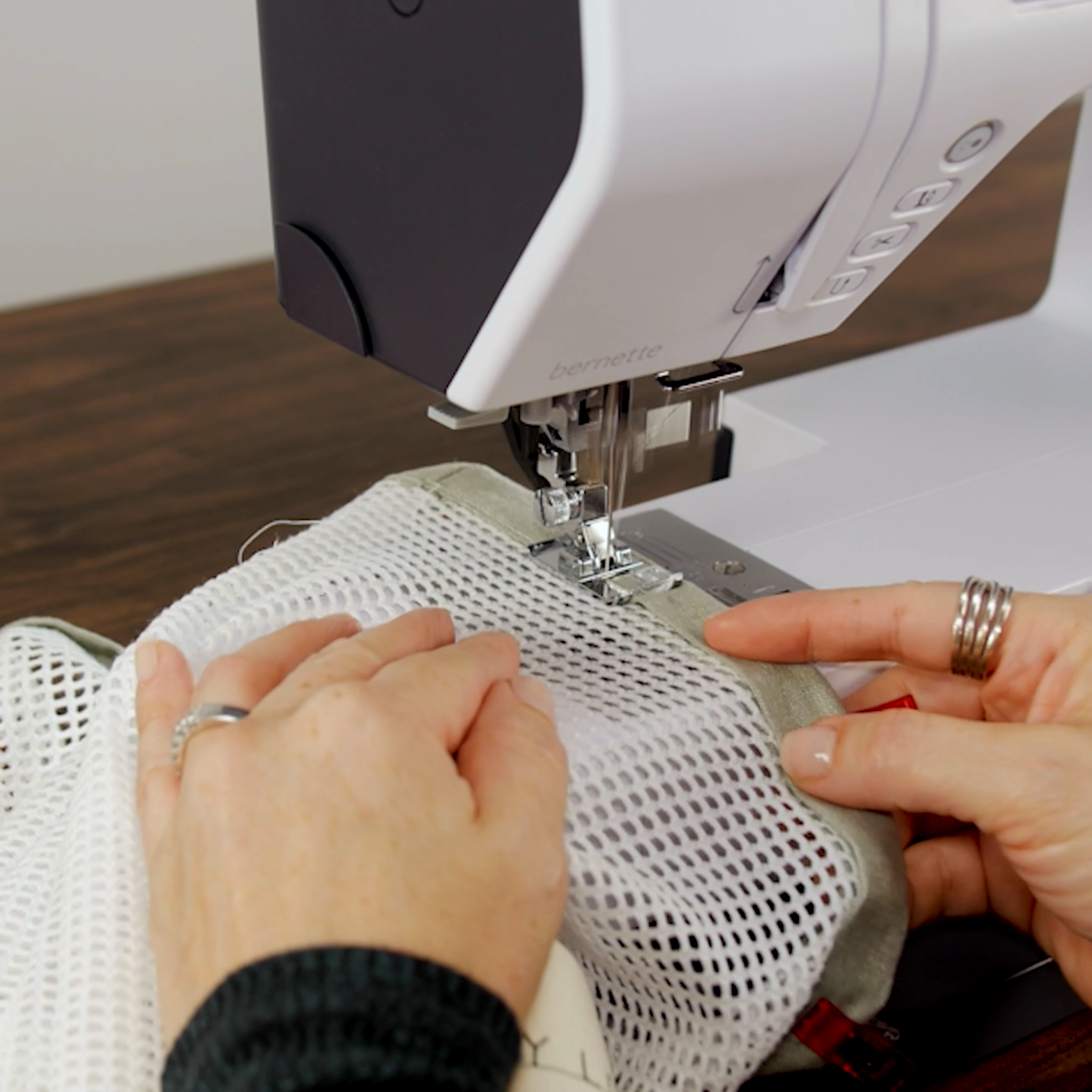 MTC_Produce_Bag_19_stitching_tunnel_to_bag_BERNINA_WeAllSew_Blog_1080x1080px