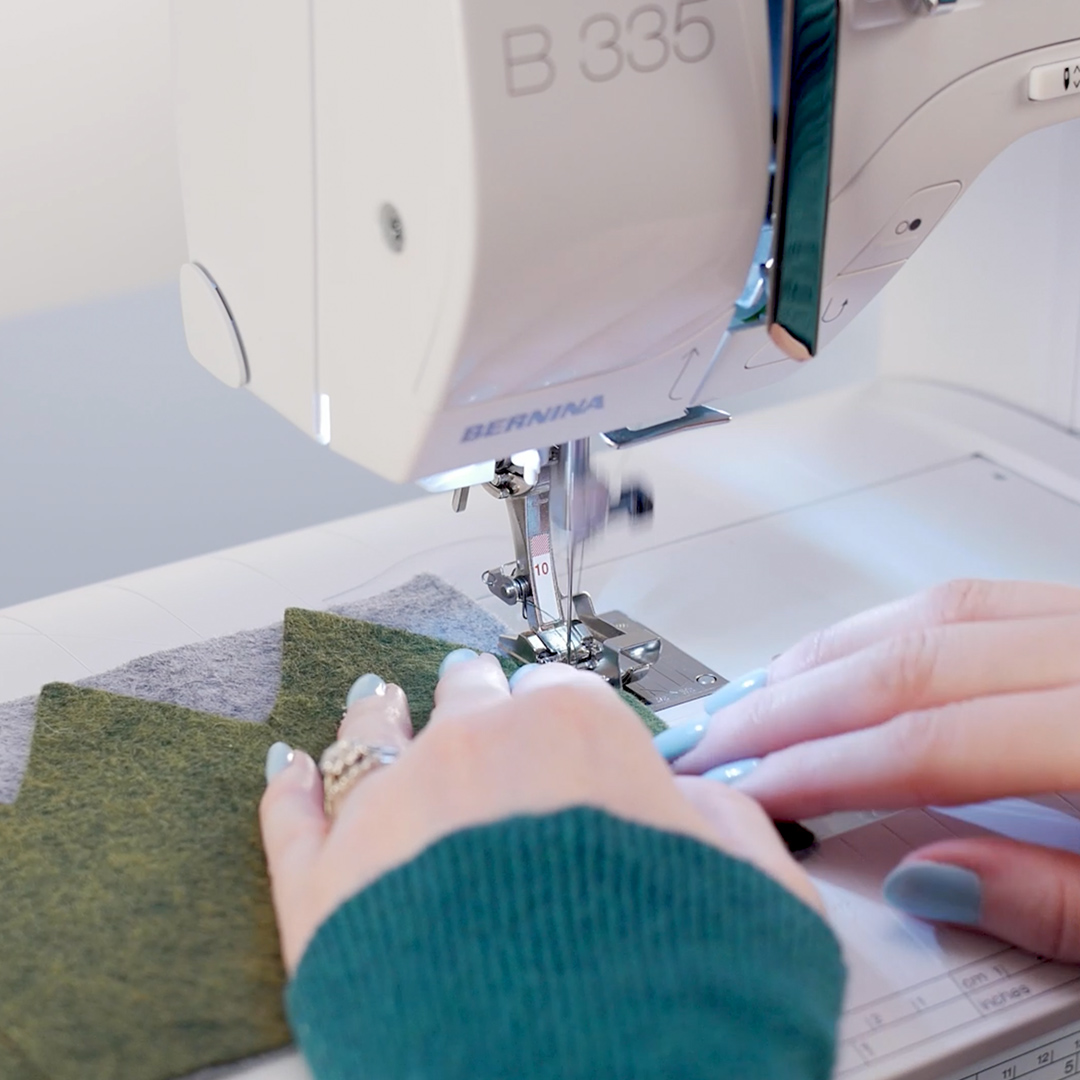 MTC_Crown_08_edgestitch_BERNINA_WeAllSew_Blog_1080x1080px