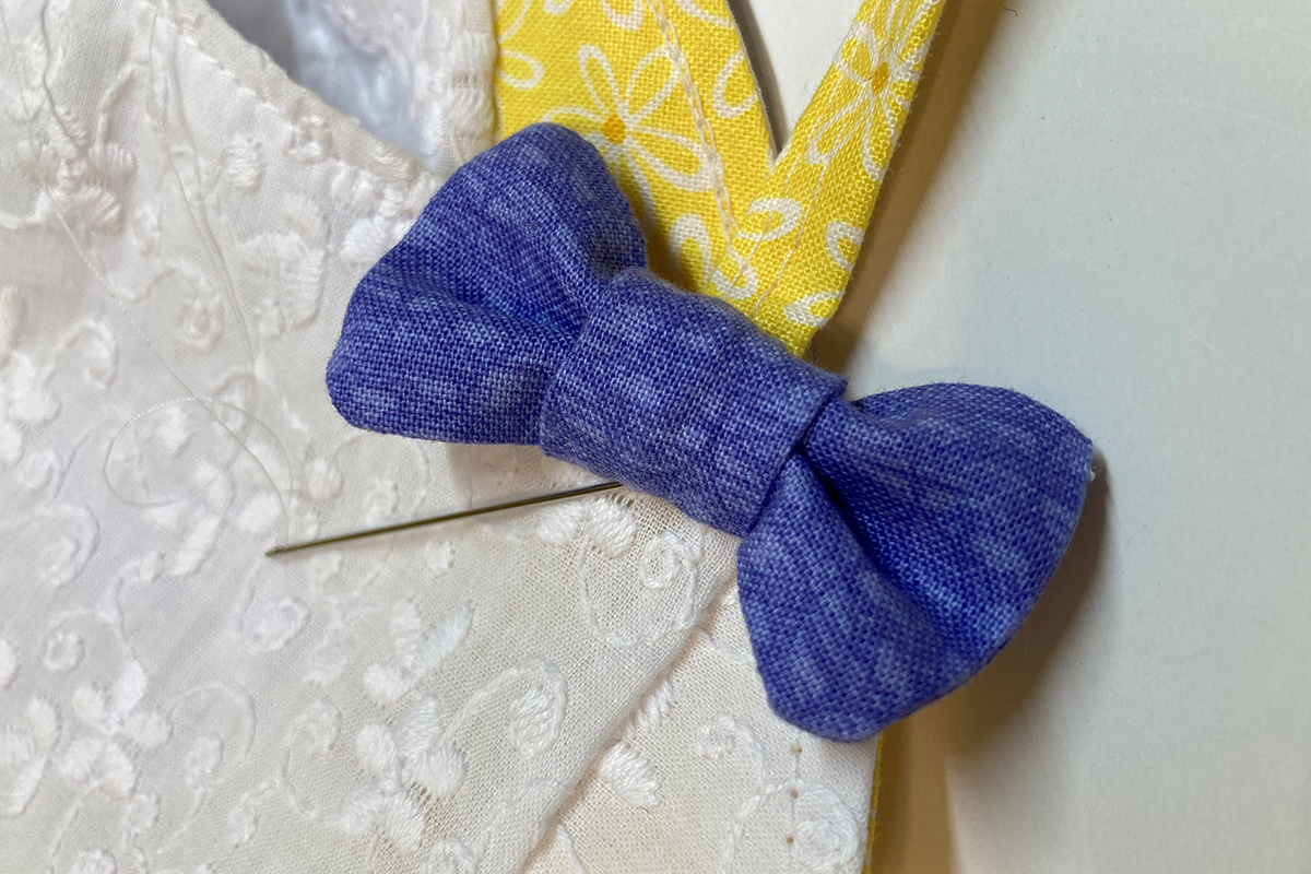 Sun_Bonnet_20a_Bow_Serger_Sunbonnet_WAS_BERNINA_WeAllSew_Blog_1200x800px