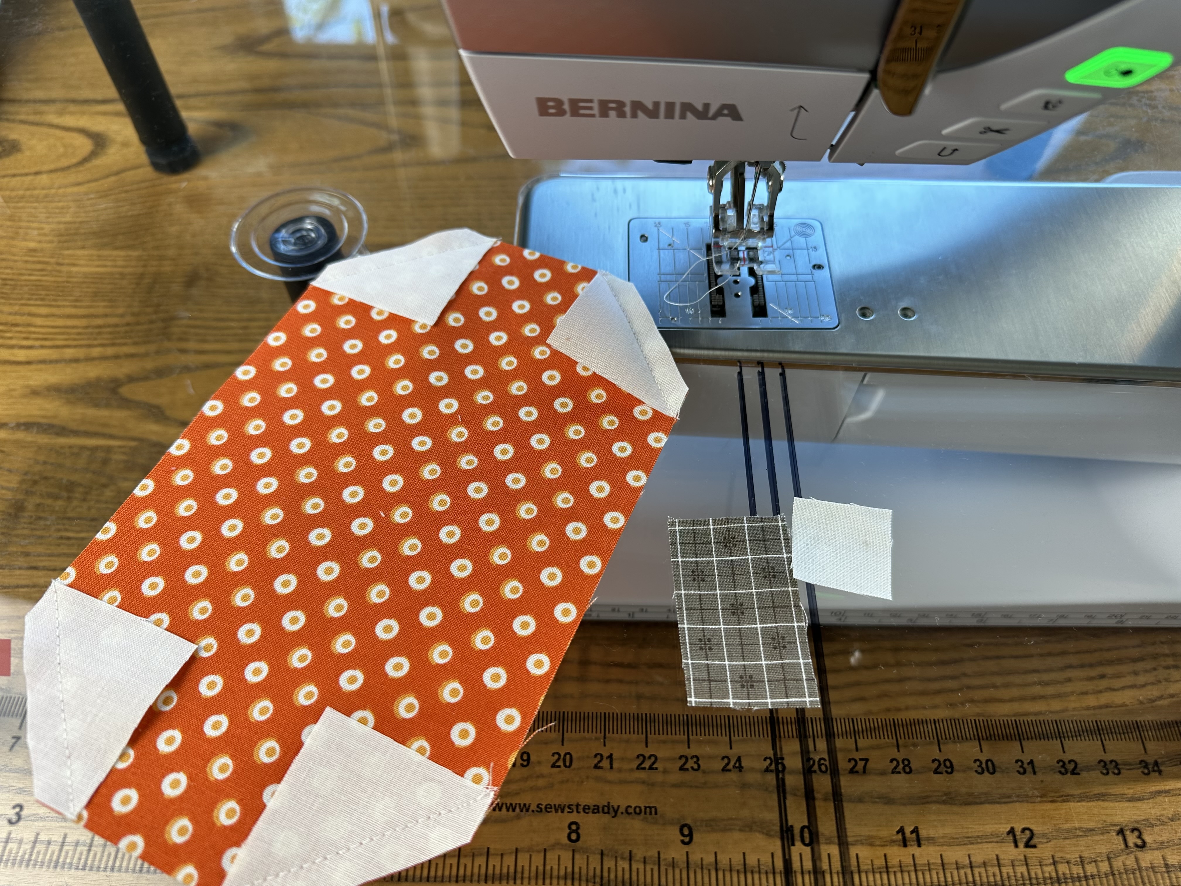 Easy Corner Triangle for a Pumpkin Block from Onyx in Autumn Table Runner
