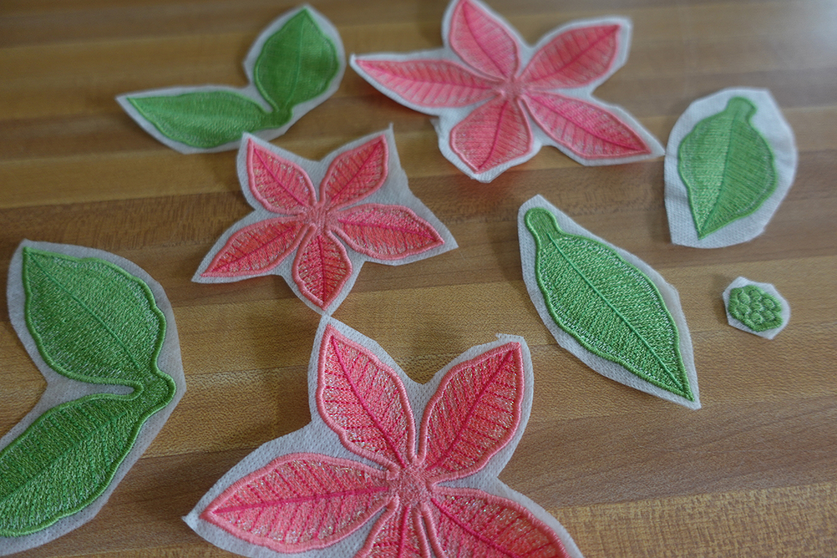 Freestanding_Lace_Poinsettia_Wreath_13_back_to_our_BERNINA_WeAllSew_Blog_1200x800px