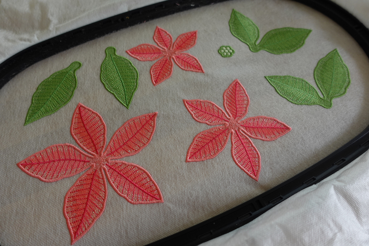 Freestanding_Lace_Poinsettia_Wreath_15_Repeat_the_hooping_BERNINA_WeAllSew_Blog_1200x800px
