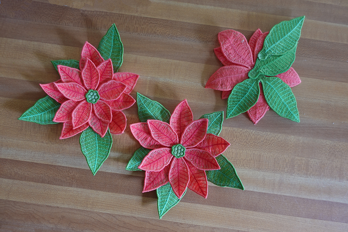 Freestanding_Lace_Poinsettia_Wreath_18_when_youre_ready_BERNINA_WeAllSew_Blog_1200x800px