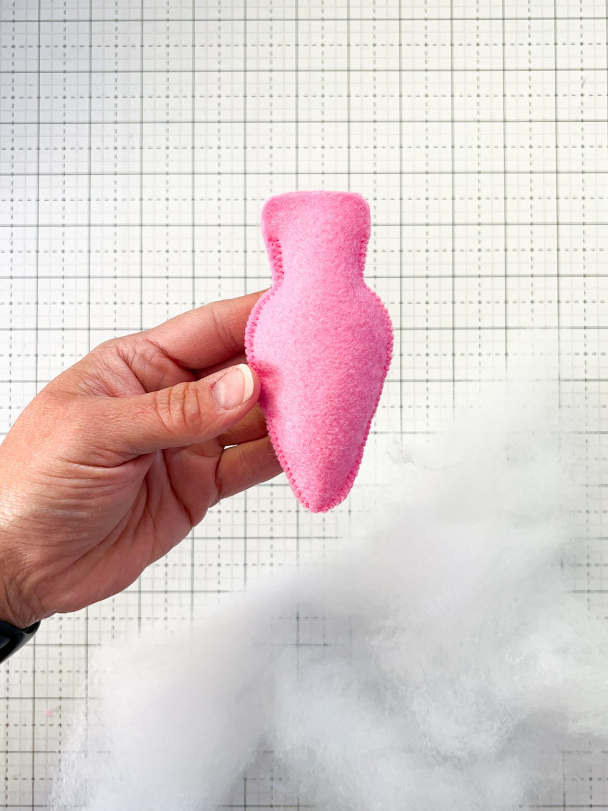 Felt Bulb Garland Tutorial - stuffed bulb shape