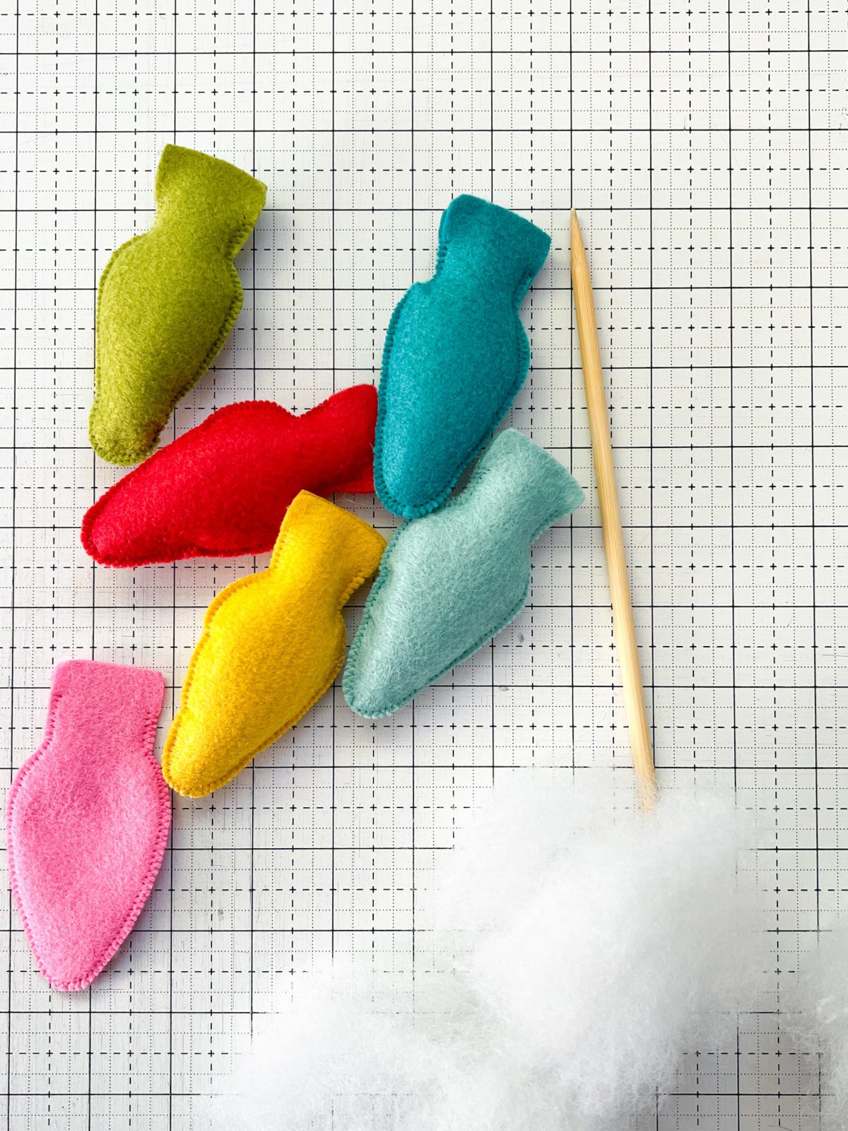 Felt Bulb Garland Tutorial - Stuffed bulbs in bright colors