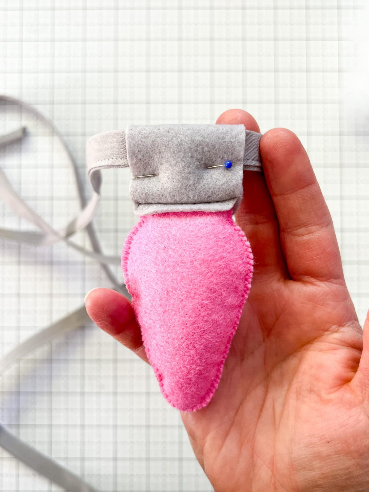 Felt Bulb Garland Tutorial - sewn bulb topper