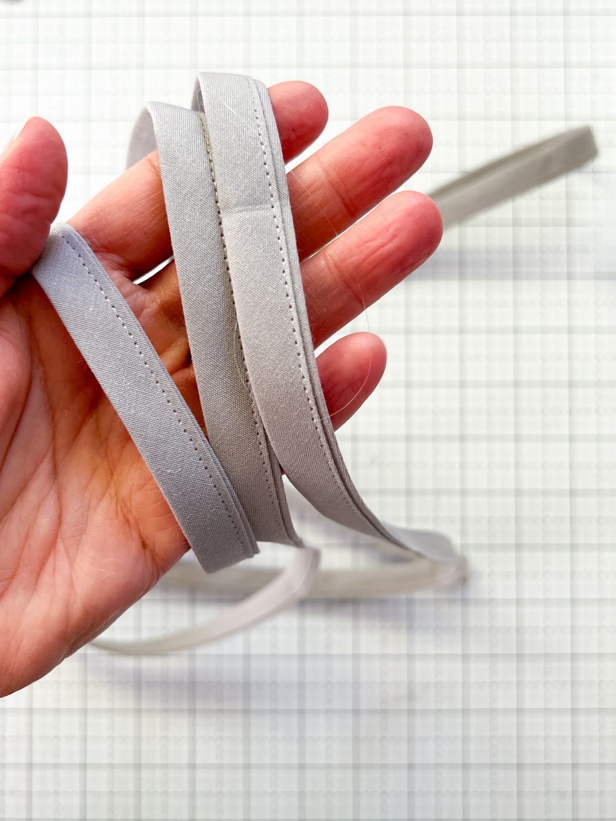 Felt Bulb Garland Tutorial - sewn bias tape