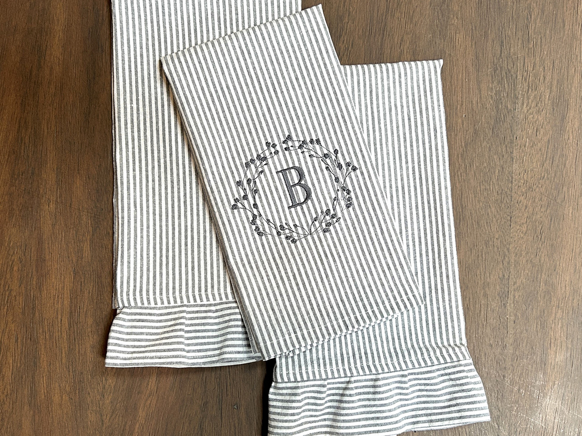 Modern_Farmhouse_Kitchen_Towels_41_last_beauty_shot_BERNINA_WeAllSew_Blog_1200x900px