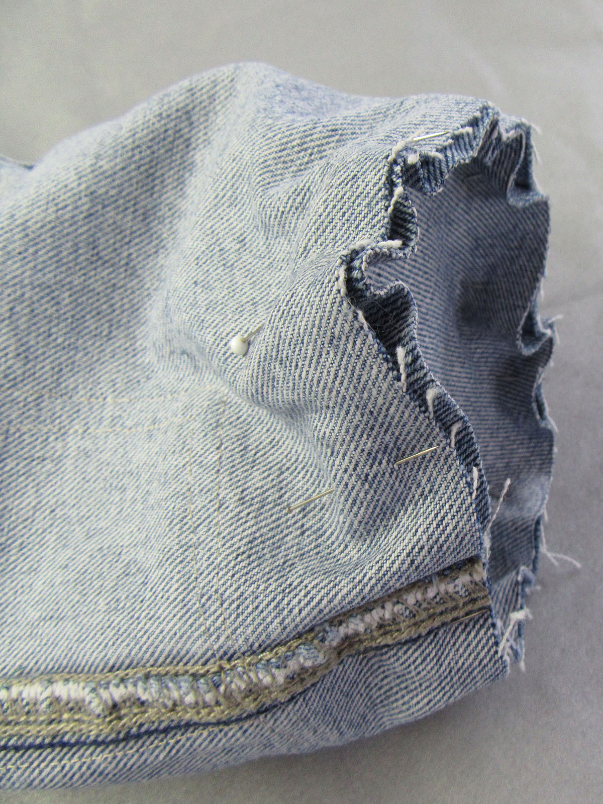 pin bottom to jeans yoga bag tutorial
