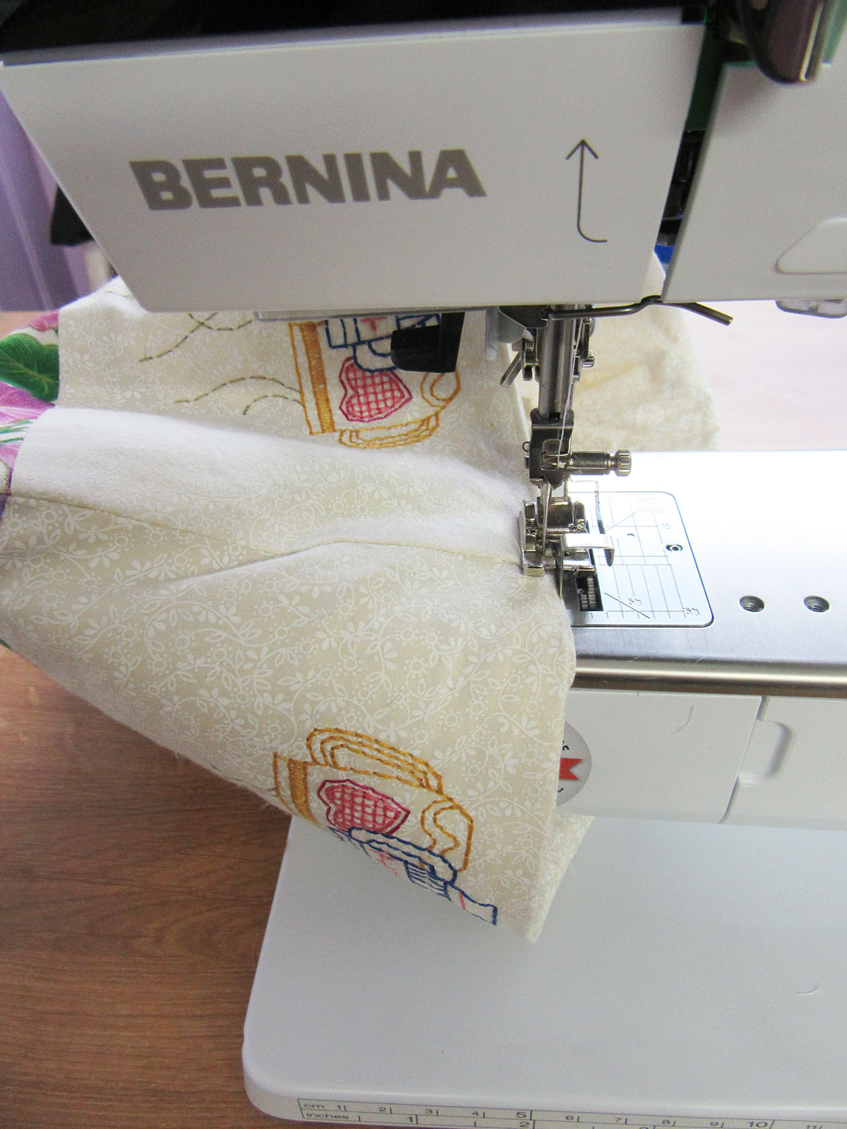 top stitch edge of tea cozy