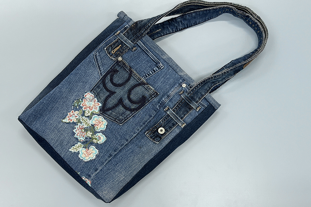 Upcycle_Jeans_to_Bag_46_beauty_shot_BERNINA_WeAllSew_Blog_1200x800px