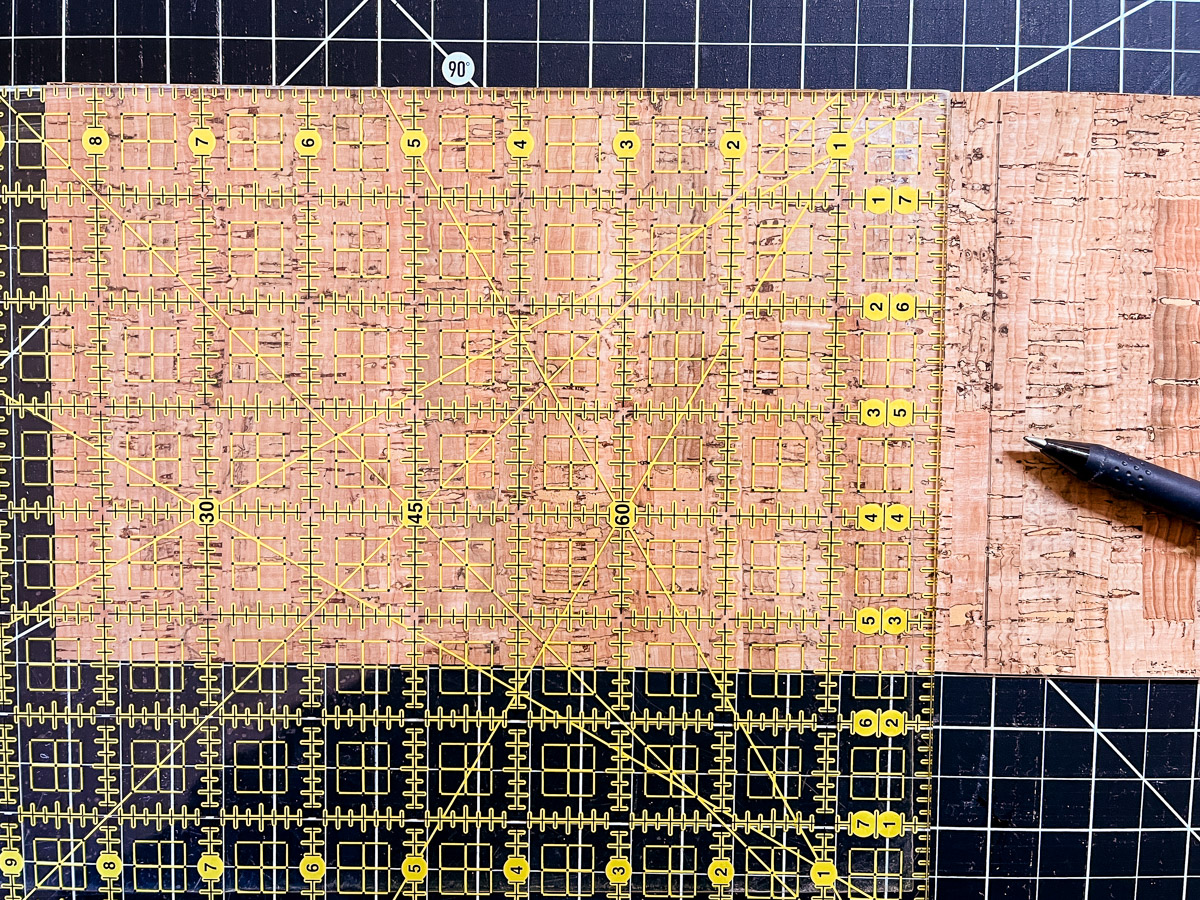 Cork with a measuring tool on the top