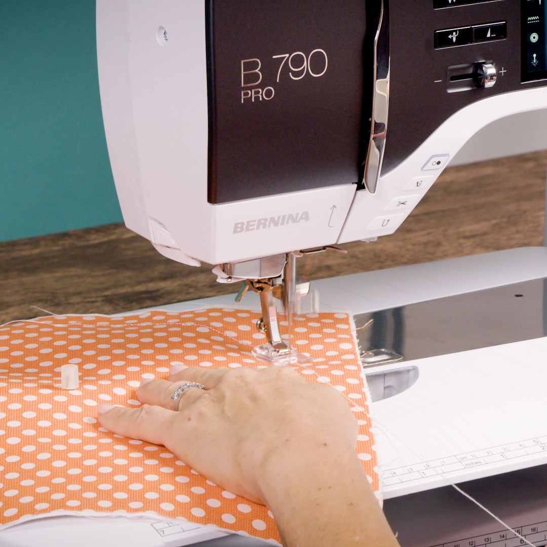 sewing with the B 790 PRO on orange polka dot fabric