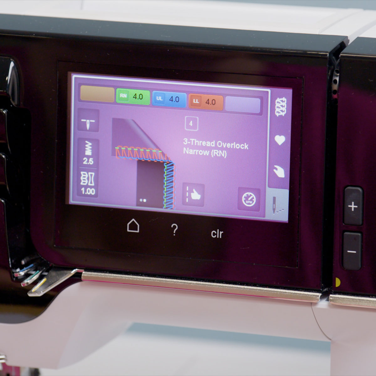 display screen of the BERNINA L 890.