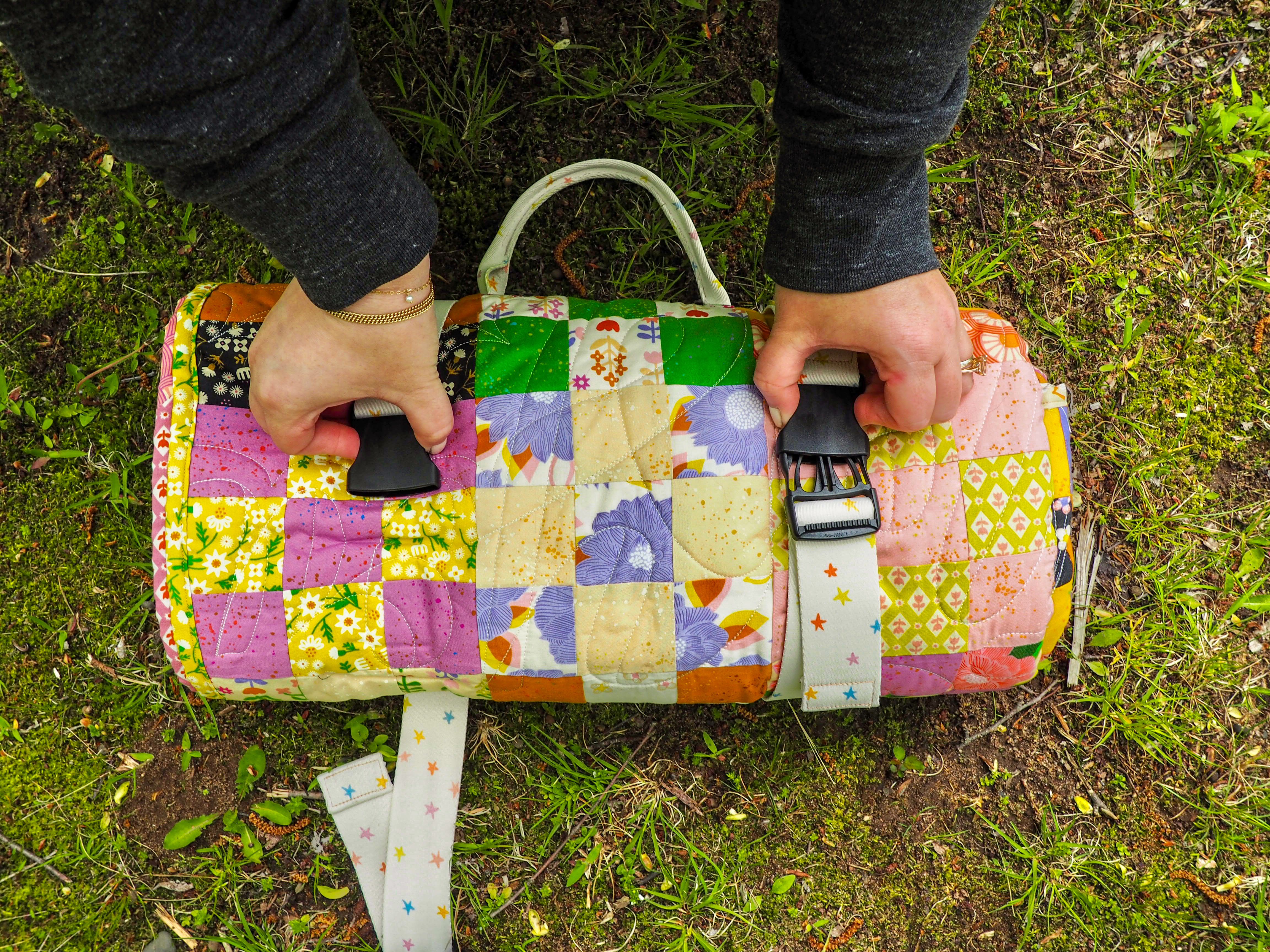 Picnic quilt - Carrying strap 2