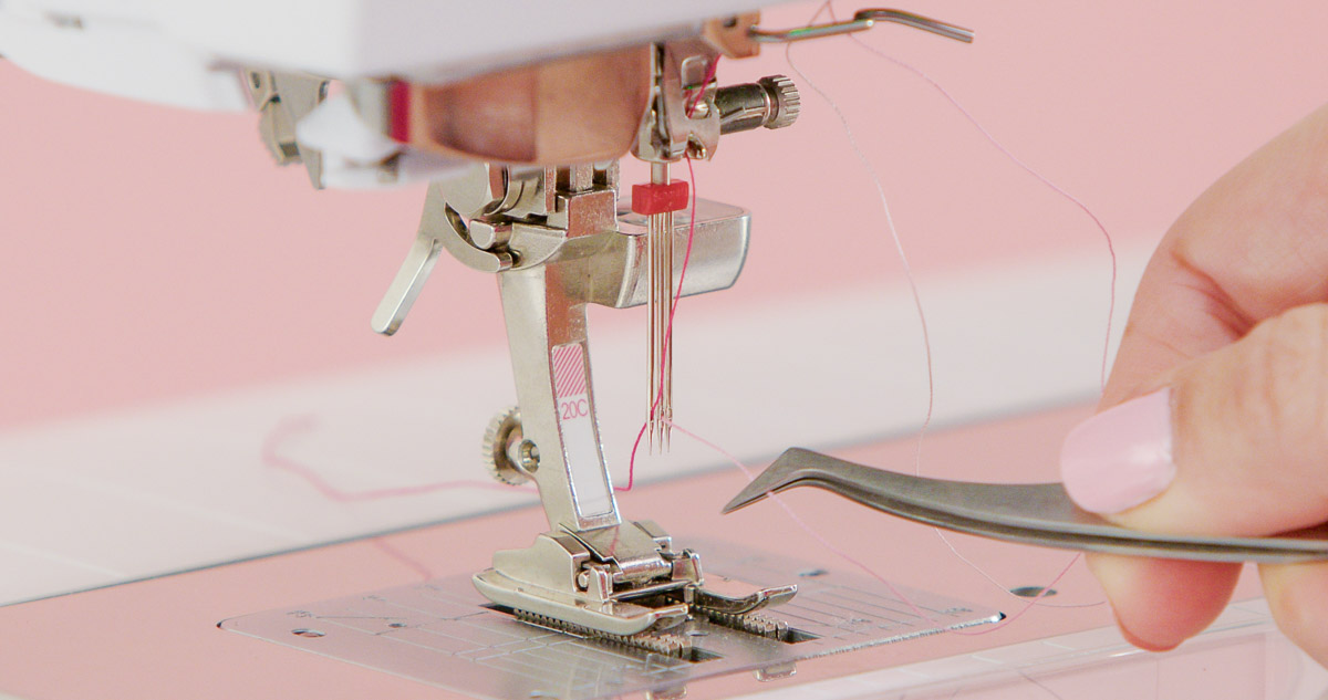 Threading triple needle with tweezers