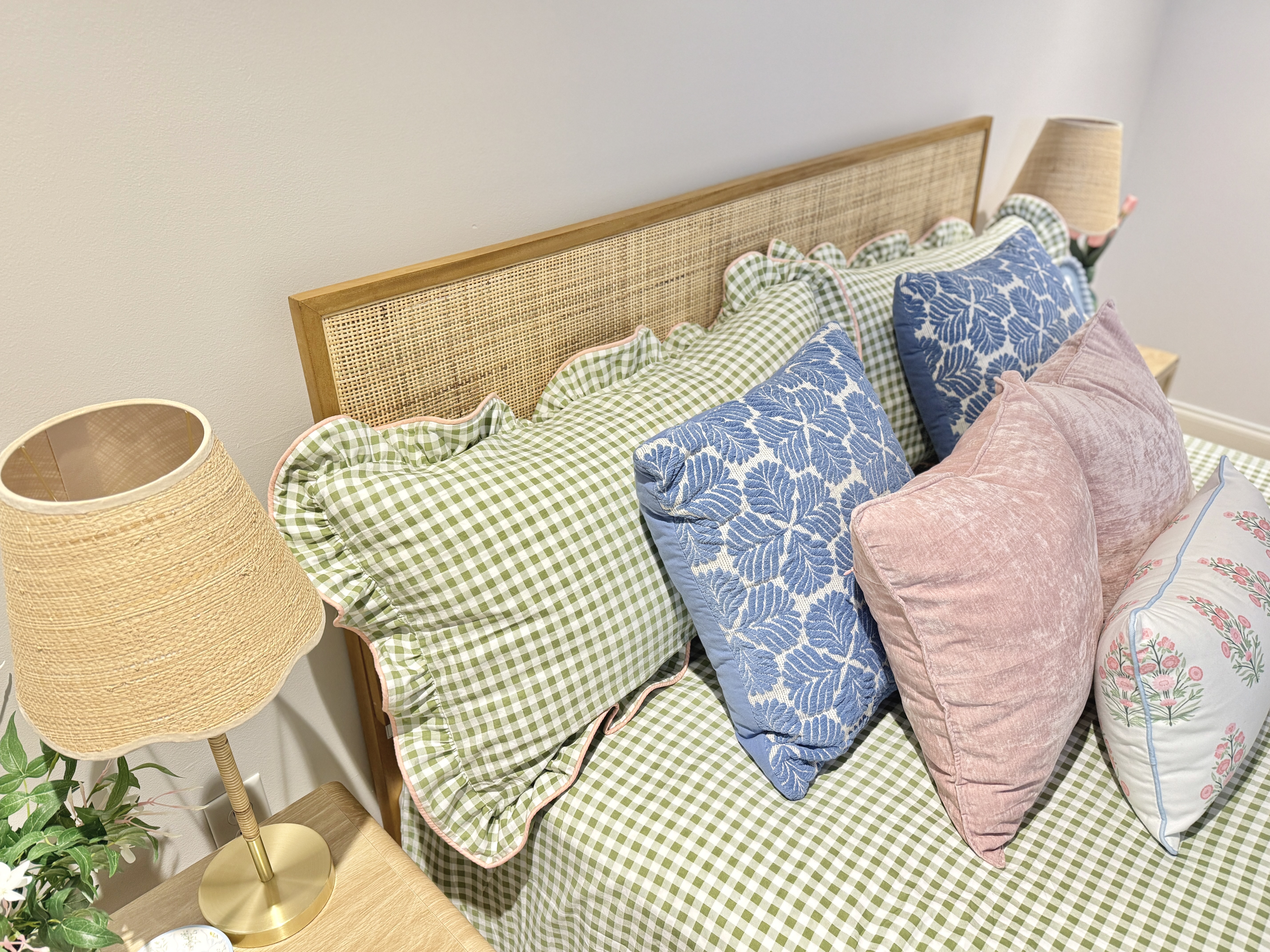 How to Add Piping to a Pillowcase BERNINA WeAllSew BlogPost