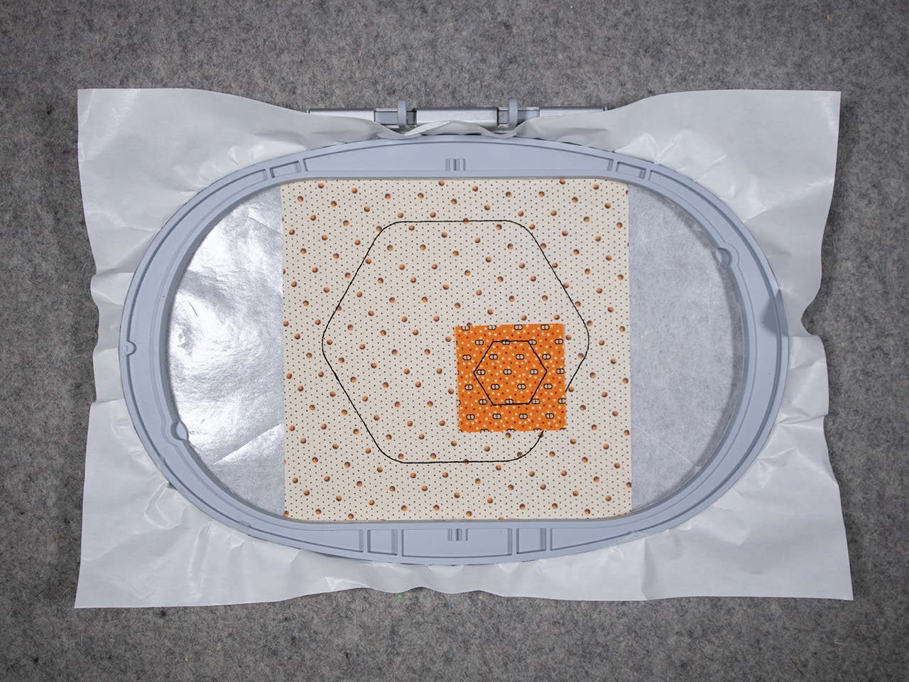 Stitch the cutting stitch. 
